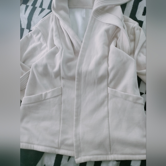 Fabletics Size S Short Robe - Picture 5 of 5